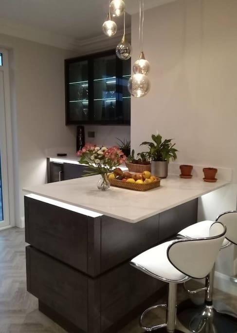 Home By The Sea In Rustington Bagian luar foto