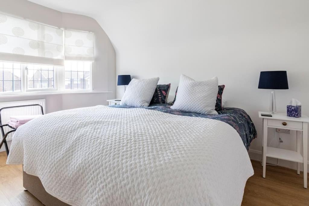 Home By The Sea In Rustington Bagian luar foto