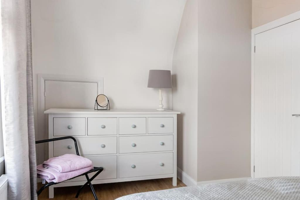 Home By The Sea In Rustington Bagian luar foto