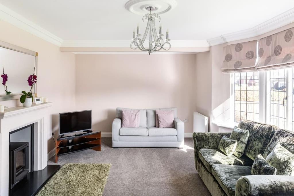 Home By The Sea In Rustington Bagian luar foto