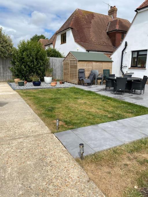 Home By The Sea In Rustington Bagian luar foto