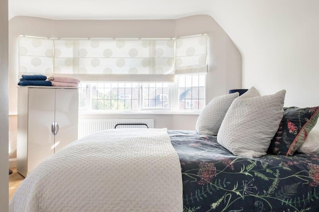 Home By The Sea In Rustington Bagian luar foto