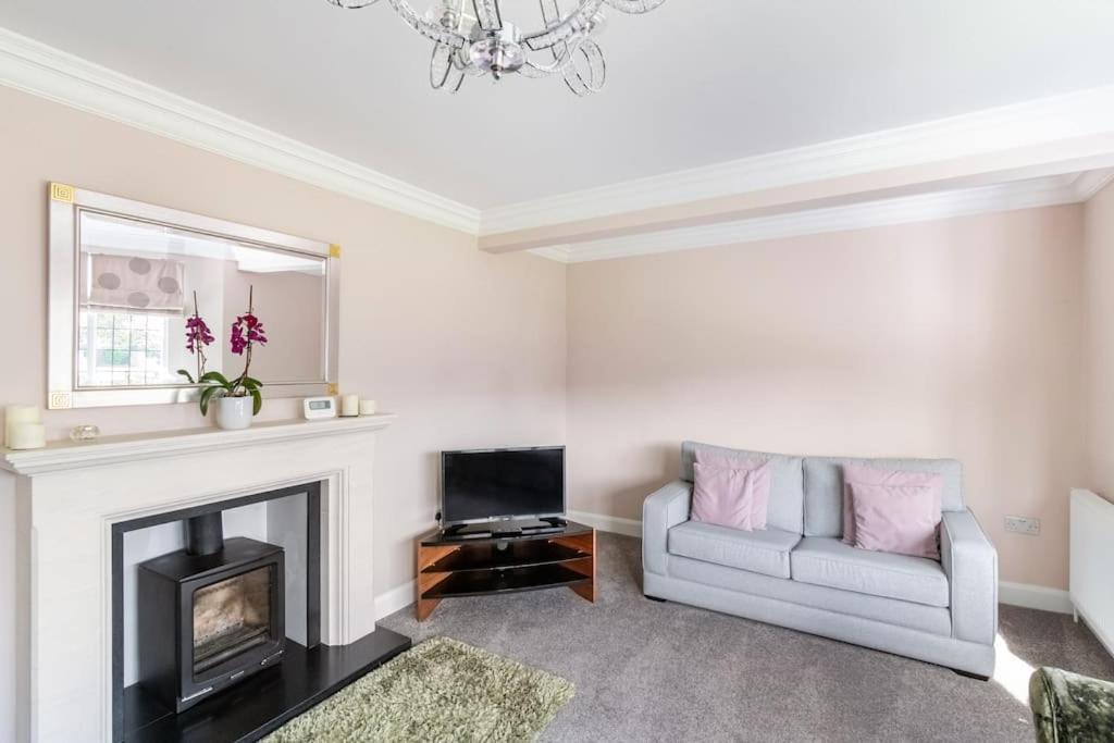 Home By The Sea In Rustington Bagian luar foto