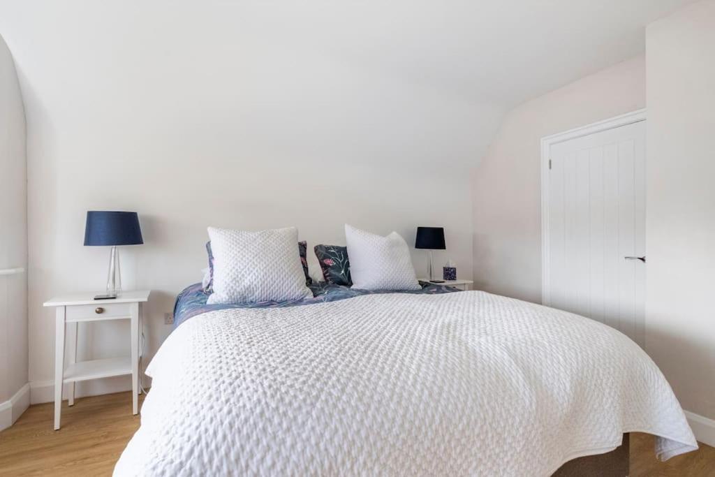 Home By The Sea In Rustington Bagian luar foto