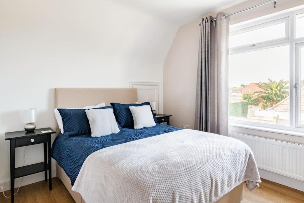 Home By The Sea In Rustington Bagian luar foto