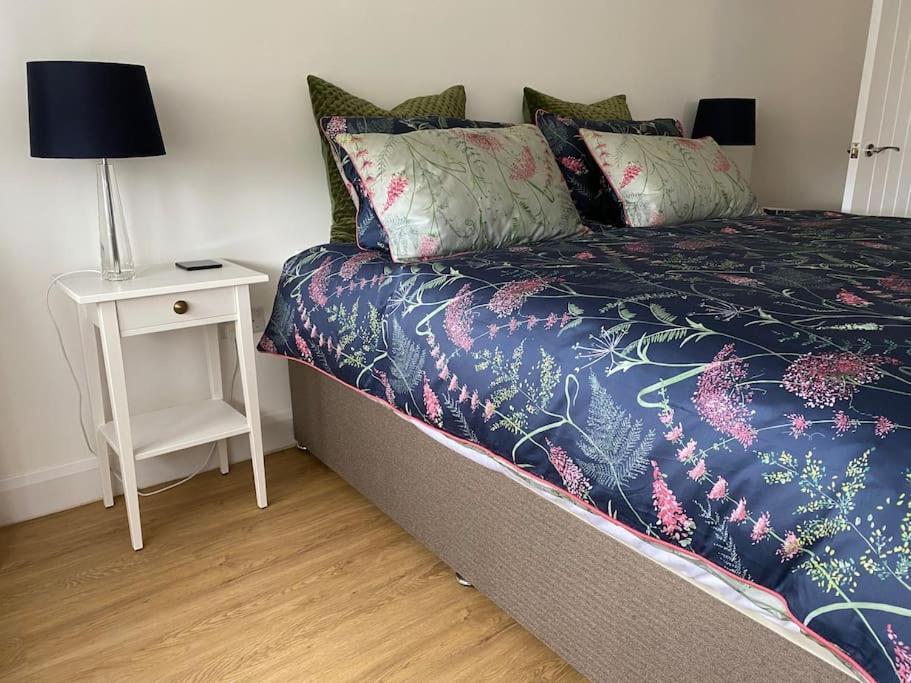 Home By The Sea In Rustington Bagian luar foto