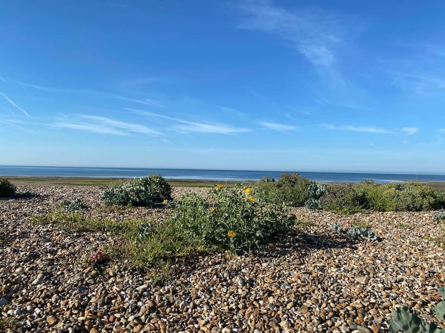 Home By The Sea In Rustington Bagian luar foto